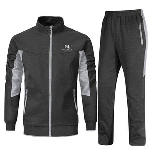 Ensemble de survêtement tendance pour homme avec un design élégant, une matière douce et respirante, parfait pour une utilisation décontractée - Product Image 1