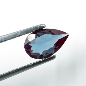 พลอยอเล็กซานไดรต์เพาะเลี้ยงในห้องปฏิบัติการ เปลี่ยนสีได้ รูปทรงลูกแพร์ (0.60 กะรัต, 8x5x2 มม.) - Product Image 5