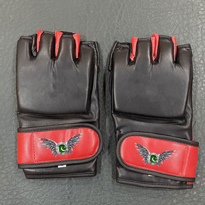 ถุงมือ MMA ระบายอากาศได้ดี พร้อมแผ่นรองรับแรงกระแทก ถุงมือต่อสู้ MMA แบบกำหนดเองสำหรับการฝึกซ้อมในยิมและฟิตเนส ถุงมือ MMA หนังพรีเมียม - Product Image 2