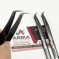 Pince à cils professionnelle en acier inoxydable antistatique et durable, à pointe en fibre noire plasma, coudée à 65 degrés, pour volume, modèle très demandé