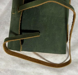 Étui organisateur/agenda en cuir vert à clapet avec reliure cousue et fermeture magnétique, idéal comme cadeau - Product Image 6