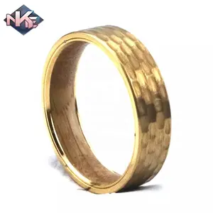 6mm Hammered Gold Filled Tungsten Wood Liner Band Whiskey Barrel Ring For Couples Wedding Rings