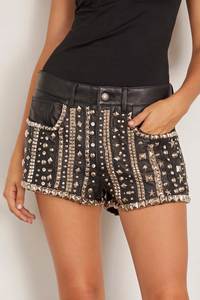 Shorts noirs à taille haute avec clous et rivets, coupe classique, style punk, couleur unie, fermeture boutonnée - Product Image 2