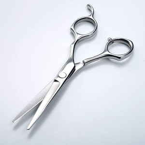 Tijeras Profesionales para Peinar el Cabello, Tijeras de Peluquería de Acero Inoxidable para Uso en Salón, Hoja Afilada, Diseño Ergonómico de Mango - Product Image 5