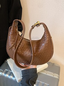 Sac à main en cuir véritable demi-lune avec motif en losanges, bandoulière, tendance mode, sac à usage quotidien pour femmes - Product Image 3