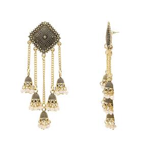 Boucles d'oreilles pendantes Jhumka multicouches plaquées or 24 carats avec perle - Product Image 2