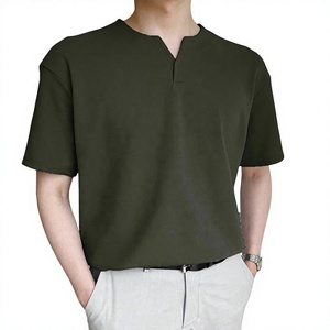 เสื้อยืดผู้ชายสีพื้น แขนสั้น คอกลม ผ้าถัก ระบายอากาศได้ดี กันยับ ไซส์ใหญ่ สไตล์ลำลอง สีเขียวมะกอก - Product Image 1