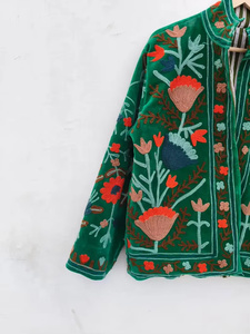 Blouson Bomber en Velours 100% Brodé Motif Floral Vintage Suzani Réversible avec Doublure en Lin – Écologique et Coupe-Vent – Vente en Gros - Product Image 5