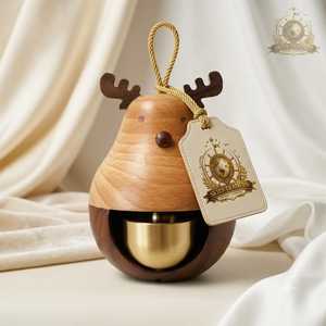 Campana de Viento con Forma de Reno de Madera, Adorno Colgante con Diseño de Animal de Madera y Campana Metálica en la Parte Inferior - Product Image 6