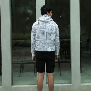 เสื้อฮู้ดดี้พิมพ์ลายผ้าพันคอคุณภาพสูงสำหรับผู้ชาย พิมพ์ลายกราฟิกทั่วตัว พร้อมโลโก้สั่งทำพิเศษ มีกระเป๋าจิงโจ้และเชือกผูกสำหรับผู้ชาย - Product Image 6