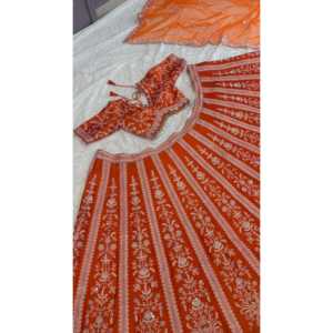 Lehenga Choli Indien et Pakistanais Orange Magnifique FB Designer Taille M avec Broderies de Paillettes et de Fils - Product Image 3