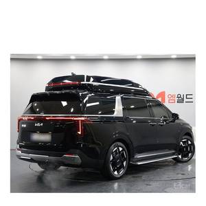 Kia Carnival 2024, Limousine haut de gamme 9 places, essence, boîte automatique, sièges en cuir, caméra de recul, 18 269 km - Product Image 3