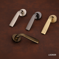 Boutons de meubles de style design moderne pour les applications intérieures et extérieures, tels que les halls d'entrée, les escaliers, les sous-sols et les garages.