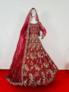 Robe longue ethnique indienne Anarkali pour adultes vêtements de fête pour femmes avec filet brodé Dupatta déguisement fabriqué à partir de filet - Product Image 2