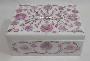 Boîtes de rangement pour bijoux en marbre blanc de la plus belle qualité et finition la plus raffinée, avec incrustations de nacre bleue et motifs floraux, pour le Ramadan. - Product Image 5