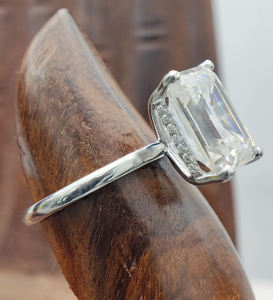 Bague de fiançailles D'VINS JEWELS en or massif 18 carats, diamant de laboratoire de 2 carats, taille émeraude, VVS/VS EF, avec certificat IGI - Product Image 5