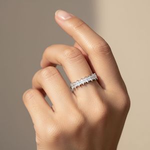 แหวนมินิมอลทรงมาร์คีส์ 0.55 กะรัต ฝังเพชรแบบครึ่งวงกลม - Product Image 6