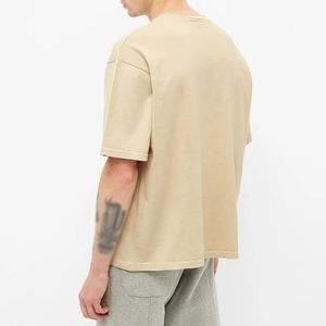 เสื้อยืดคอตตอนสีเบจทรงโอเวอร์ไซส์สำหรับผู้ชาย แขนสั้น คอกลม ดีไซน์มินิมอล แต่งลายปัก ความยาวปกติ ผ้าเจอร์ซีย์ - Product Image 3