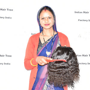 Extensions de cheveux humains indiens naturellement colorés, doublement soyeux et brillants, bouclés, sans produits chimiques, fabriqués par un fabricant, ondulations profondes. - Product Image 4