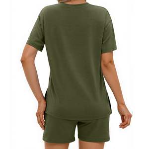 ชุดลำลองผู้หญิงสองชิ้น เสื้อยืดคอวีแขนสั้นทรงหลวมและกางเกงขาสั้นเอวสูง ชุดฤดูร้อน ขายส่ง ผู้ผลิต OEM - Product Image 4