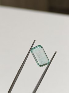 Esmeralda verde octogonal de 6.15 ct, piedra preciosa natural para anillos de compromiso personalizados al mejor precio - Product Image 3