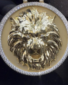 Colgante de Lujo para Hombre, Diseño León Rugiente, con Moissanita VVS, Plata de Ley Chapada en Oro, Estilo Hip Hop, Joyería de Declaración para Raperos - Product Image 1