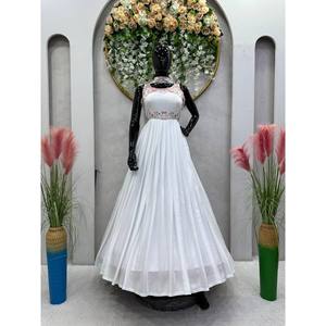 Robe de soirée de créateur Gown et Dupatta avec fil et séquence Travail Taille XL - Product Image 1