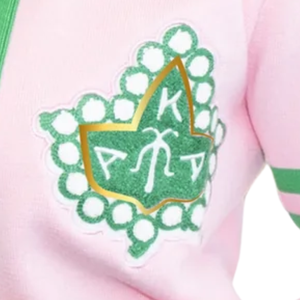เสื้อคาร์ดิแกนปักลายสีชมพูเขียวสำหรับผู้หญิง ดีไซน์ลายตราสัญลักษณ์ แขนยาว ติดกระดุมด้านหน้า คอวี ผ้าถัก สไตล์ลำลอง แฟชั่นทันสมัย - Product Image 6