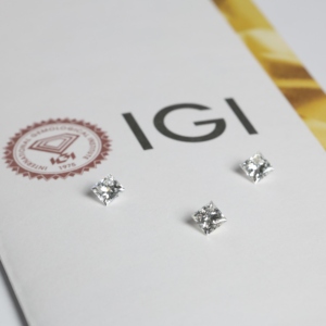 Diamante suelto pulido en laboratorio de 0.50 Ct, color F, claridad VS2, corte princesa, diamante HPHT, autenticado por IGI para joyería fina. - Product Image 1