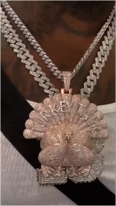 Colgante de Plata de Ley 925 con Diamantes VVS1 Moissanite, Diseño de Pavo Real Alado, Hecho a Mano para Hombre, Sin Cadena - Product Image 3