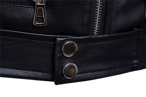 Veste de moto slim fit en cuir PU noir pour homme, col à fermeture éclair intégrale, manches classiques, style automne - Product Image 5