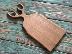 Planche à servir artisanale en bois de noyer moderne et durable avec poignée en bois de cerf, planche à fromage en bois naturel pour la cuisine et la salle à manger - Product Image 2