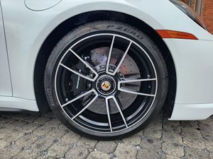 รถมือสอง Porsche 911 Turbo S Coupe ปี 2022 พร้อมส่งทั่วโลก - Product Image 3