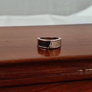 Anillo de Plata de Ley 925 con Circonitas Cúbicas Blancas y Negras Clásicas, Anillo de Banda Geométrica de Lujo para Hombre, Acabado Pulido, Regalo para Fiesta - Product Image 1