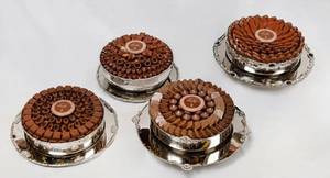Plateau de présentation en métal argenté pour chocolats, plateau de service en acier inoxydable martelé pour desserts, idéal pour les mariages et les hôtels - Product Image 5