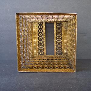 Porte-mouchoirs en métal doré orné de filigrane, boîte à serviettes décorative en forme de panier, idéal pour la cuisine et la table de chevet - Product Image 6