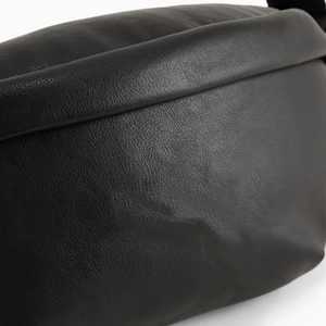 Bolso Bandolera Minimalista de Cuero Genuino Negro para Hombre, Bolso Cruzado Casual con Correa Ajustable, MOQ Bajo - Product Image 6