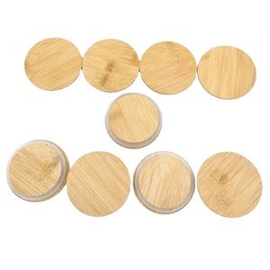 Bouteille d'eau en verre classique écologique personnalisée avec couvercle en bois et bouchon en bambou de couleur naturelle - Product Image 4