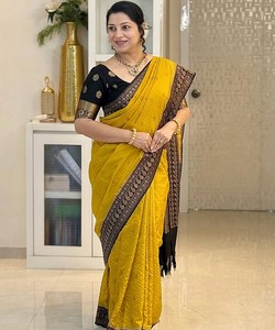 Sari de Seda Amarillo con Borde Negro, Ropa Tradicional India y Pakistaní para Bodas, para Todas las Temporadas, 85169 TWT 1095 - Product Image 1