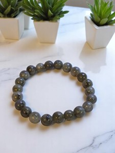 Bracelet unisexe tendance en labradorite naturelle polie, forme libre, étanche, idéal pour toutes les occasions – Achetez chez Amayra Crystals - Product Image 2