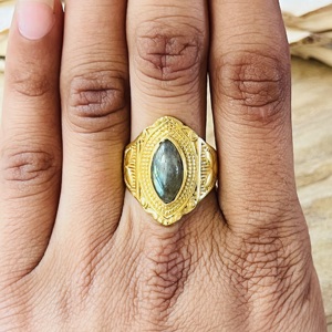 Bagues en labradorite très demandées, bandes géométriques tribales, bijoux bohèmes en laiton pour femmes, plaqué or 18 carats, style vintage, vente en gros - Product Image 3