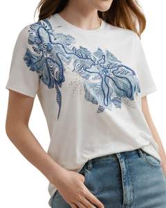 Camiseta Blanca Personalizada para Mujer con Estampado Floral Azul, de Algodón Suave, Manga Corta, Estilo Casual, Holgada, para Verano - Product Image 1
