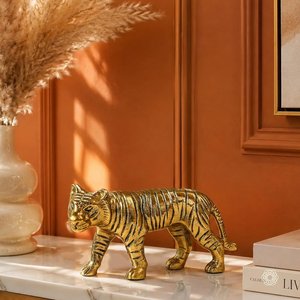 Figurine de tigre en métal, finition dorée, ornement de bureau à domicile, art pop fait main - Product Image 4