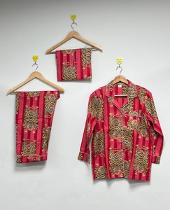 ชุดนอนผ้าฝ้ายอินเดียลายดอกไม้: ชุดนอนสไตล์โบฮีเมียน - Product Image 1
