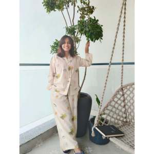 Conjunto de Ropa de Dormir Cómoda para Mujer, Ideal para Caminar por la Playa y Relajarse Junto al Mar - Product Image 3