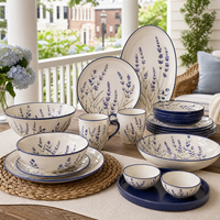 Collection de vaisselle à motifs bleus et blancs avec tasses, bols, assiettes pour la restauration en plein air, ensemble de vaisselle en mélamine