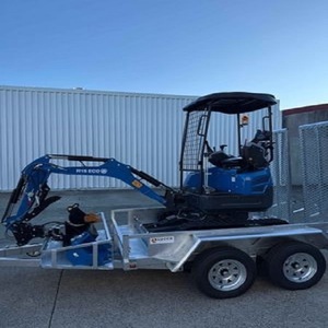 รถขุดขนาดเล็กแบบมีห้องโดยสาร รุ่น Heavy Duty Micro Digger 2.5 ตัน ระบบไฮดรอลิก ออกแบบมาเพื่อการขุดที่แม่นยำสำหรับงานก่อสร้าง - Product Image 1