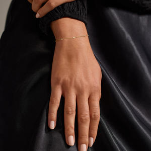 สร้อยข้อมือแบบโซ่ประดับเพชรแบบฝังขอบและแบบเชื่อมต่อ - Product Image 4
