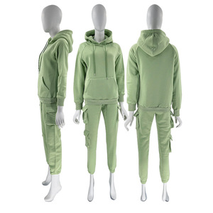 Chándal de terciopelo personalizado de alta calidad, conjunto deportivo de algodón con diseño en relieve, chándal de dos piezas para mujer - Product Image 4