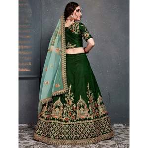 Lehenga Choli de Novia de Lujo, Corte en A, Talla Grande, con Encaje de Perlas y Pedrería - Product Image 3